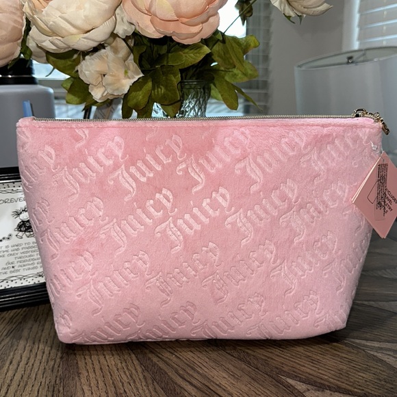 NWT Soft Juicy Couture Makeup bag ✨💕✨ - Picture 2 of 3
